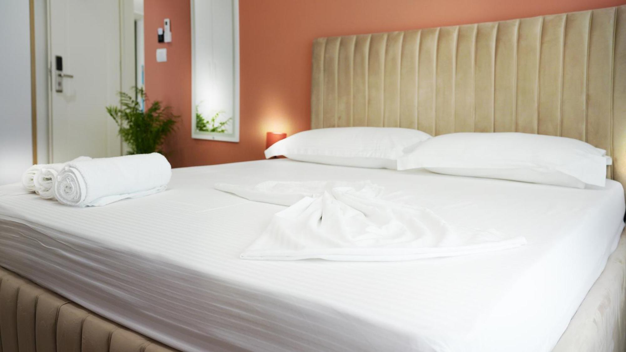 Hotel Luris Golem  Buitenkant foto